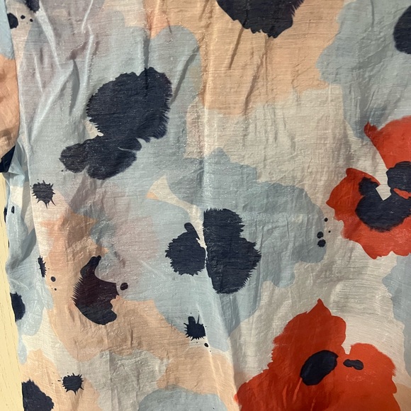 A Tommy Hilfiger top in size small - Picture 8 of 8